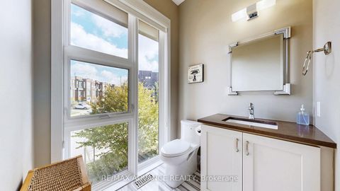 Photo 18 at 32 Crestridge Drive, Patterson, Vaughan