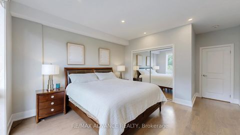 Photo 22 at 32 Crestridge Drive, Patterson, Vaughan