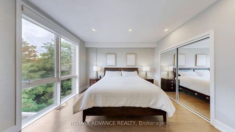 Photo 23 at 32 Crestridge Drive, Patterson, Vaughan