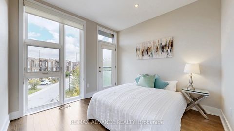 Photo 28 at 32 Crestridge Drive, Patterson, Vaughan