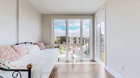 Photo 32 at 32 Crestridge Drive, Patterson, Vaughan