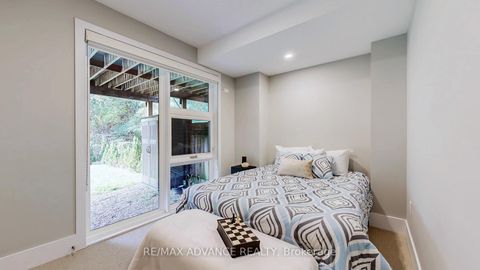 Photo 39 at 32 Crestridge Drive, Patterson, Vaughan