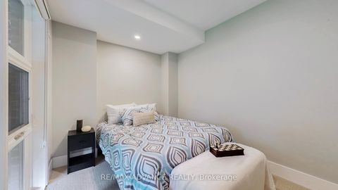 Photo 40 at 32 Crestridge Drive, Patterson, Vaughan