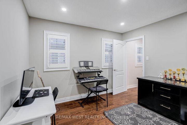 Photo 22 at 238 Wardlaw Place, Vellore Village, Vaughan