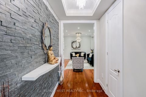 Photo 4 at 238 Wardlaw Place, Vellore Village, Vaughan