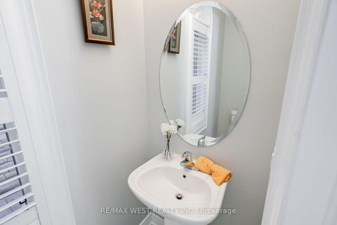 Photo 16 at 238 Wardlaw Place, Vellore Village, Vaughan