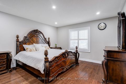 Photo 17 at 238 Wardlaw Place, Vellore Village, Vaughan