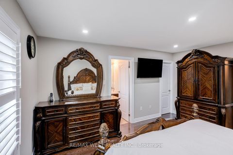 Photo 18 at 238 Wardlaw Place, Vellore Village, Vaughan