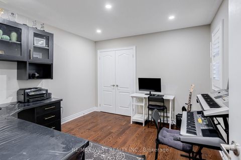 Photo 21 at 238 Wardlaw Place, Vellore Village, Vaughan