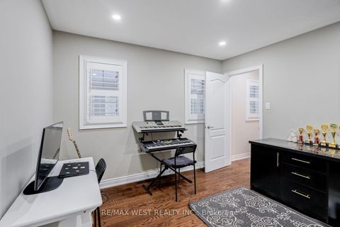 Photo 22 at 238 Wardlaw Place, Vellore Village, Vaughan