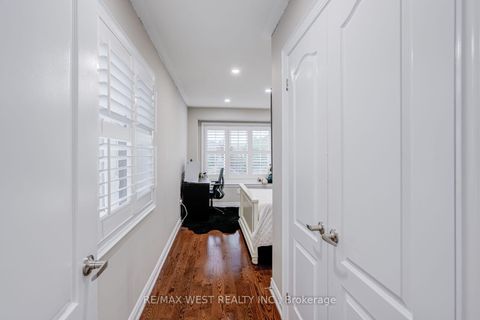 Photo 23 at 238 Wardlaw Place, Vellore Village, Vaughan