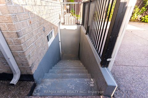 Photo 30 at 238 Wardlaw Place, Vellore Village, Vaughan