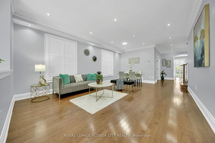 Photo 6 at 44 YOUNG GARDEN Crescent, Credit Valley, Brampton
