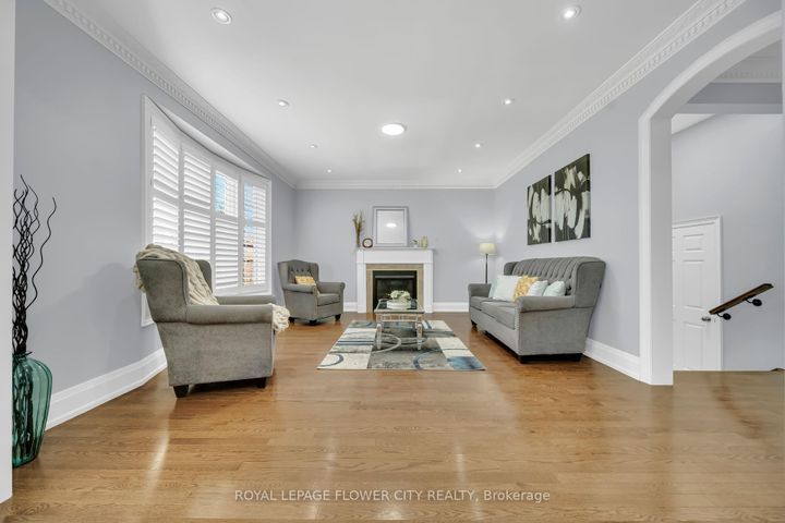 Photo 17 at 44 YOUNG GARDEN Crescent, Credit Valley, Brampton