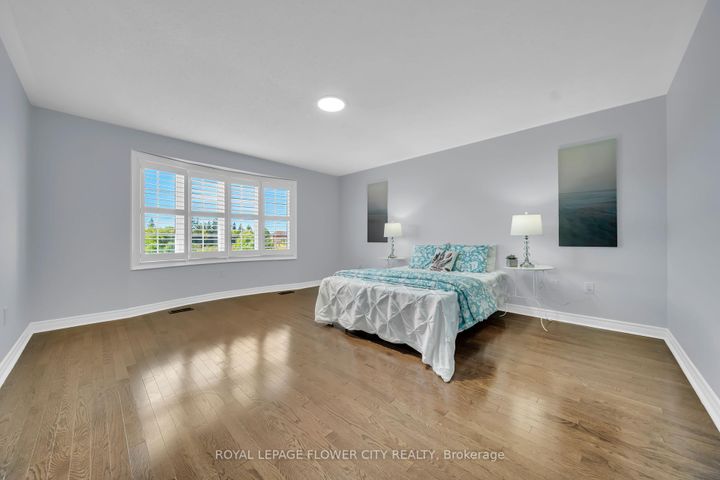 Photo 21 at 44 YOUNG GARDEN Crescent, Credit Valley, Brampton