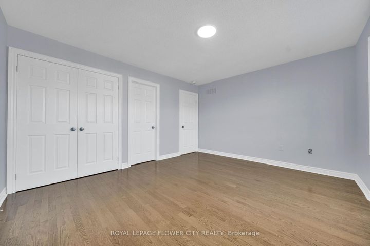 Photo 33 at 44 YOUNG GARDEN Crescent, Credit Valley, Brampton