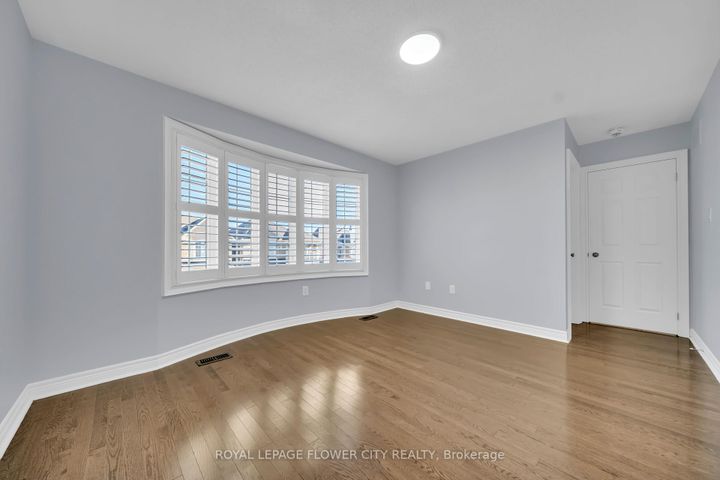 Photo 38 at 44 YOUNG GARDEN Crescent, Credit Valley, Brampton