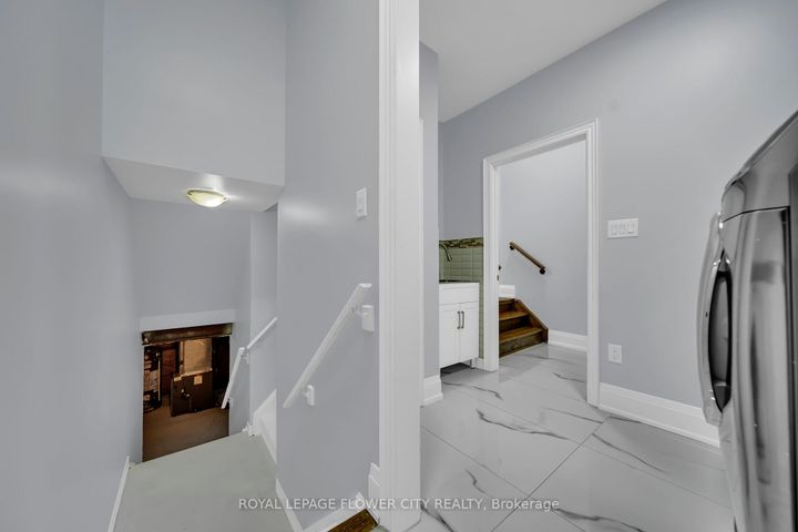 Photo 42 at 44 YOUNG GARDEN Crescent, Credit Valley, Brampton