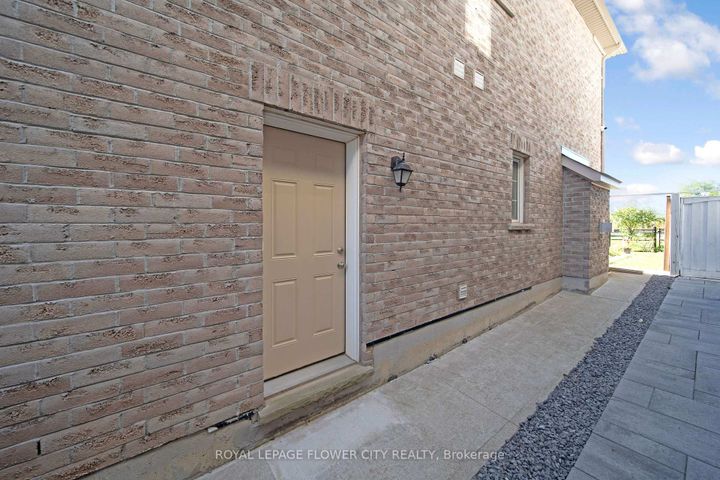 Photo 45 at 44 YOUNG GARDEN Crescent, Credit Valley, Brampton