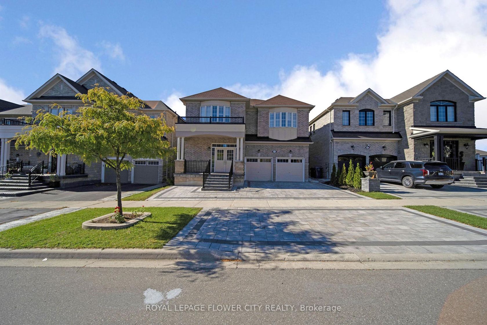 44 YOUNG GARDEN Crescent, Credit Valley, Brampton 2