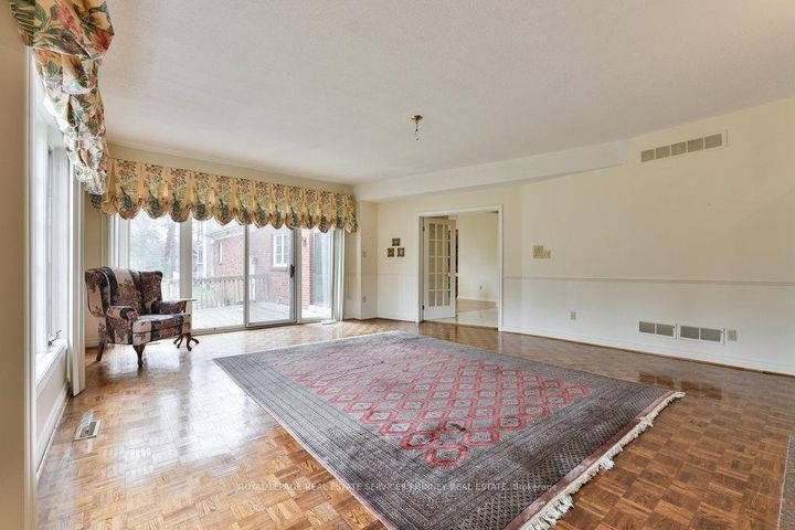 Photo 14 at 2390 Mississauga Road, Sheridan, Mississauga
