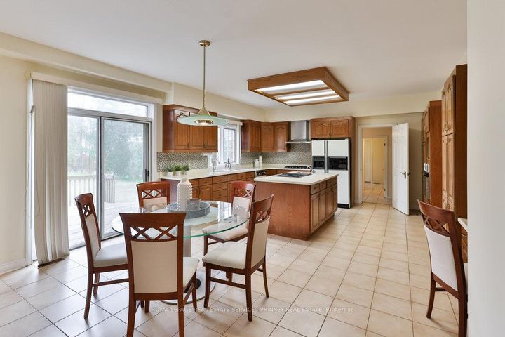 Photo 16 at 2390 Mississauga Road, Sheridan, Mississauga