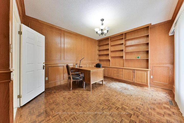 Photo 21 at 2390 Mississauga Road, Sheridan, Mississauga