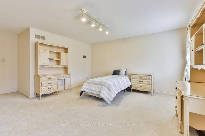 Photo 27 at 2390 Mississauga Road, Sheridan, Mississauga
