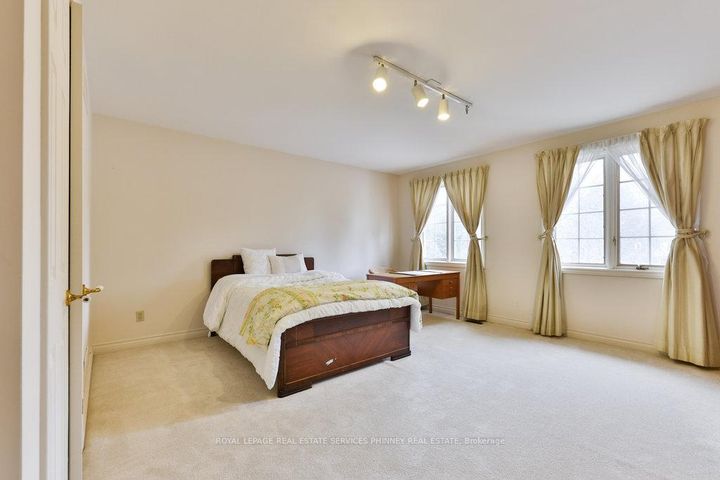 Photo 32 at 2390 Mississauga Road, Sheridan, Mississauga