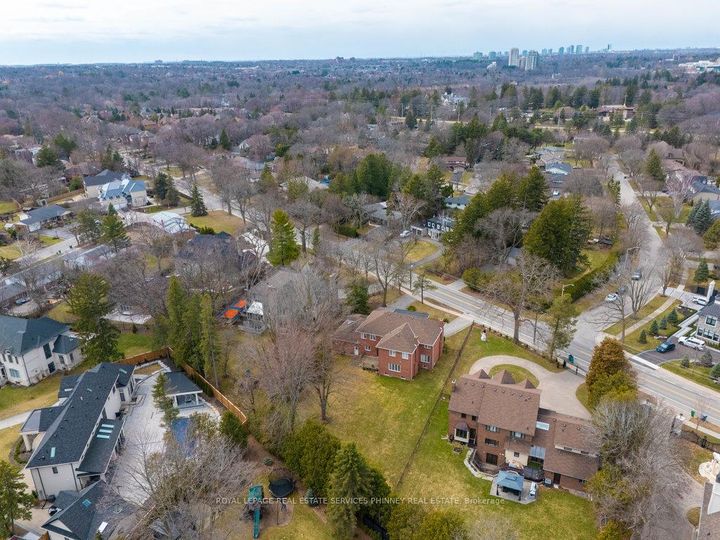 Photo 42 at 2390 Mississauga Road, Sheridan, Mississauga