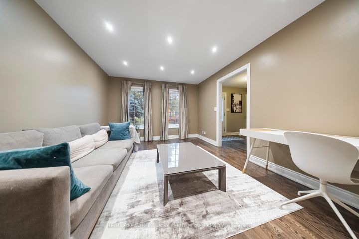 Photo 6 at 57 Longwater Chase, Unionville, Markham