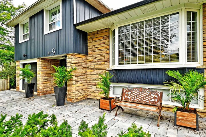 Photo 2 at 9 Karen Road, Donalda, Toronto