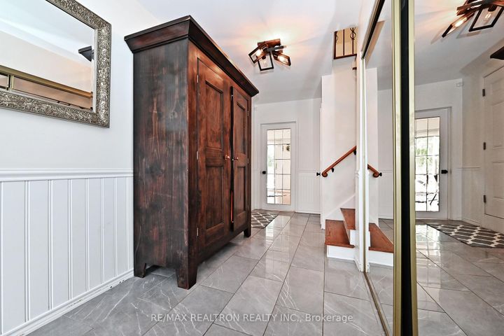Photo 3 at 9 Karen Road, Donalda, Toronto