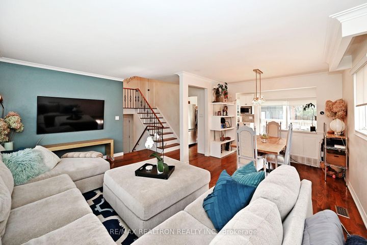 Photo 6 at 9 Karen Road, Donalda, Toronto