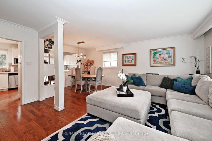 Photo 7 at 9 Karen Road, Donalda, Toronto