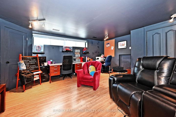 Photo 32 at 9 Karen Road, Donalda, Toronto