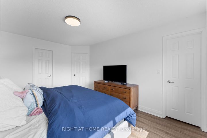 Photo 23 at 394 BAVERSTOCK Crescent, CL Clarke, Milton