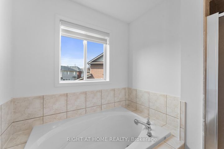 Photo 25 at 394 BAVERSTOCK Crescent, CL Clarke, Milton