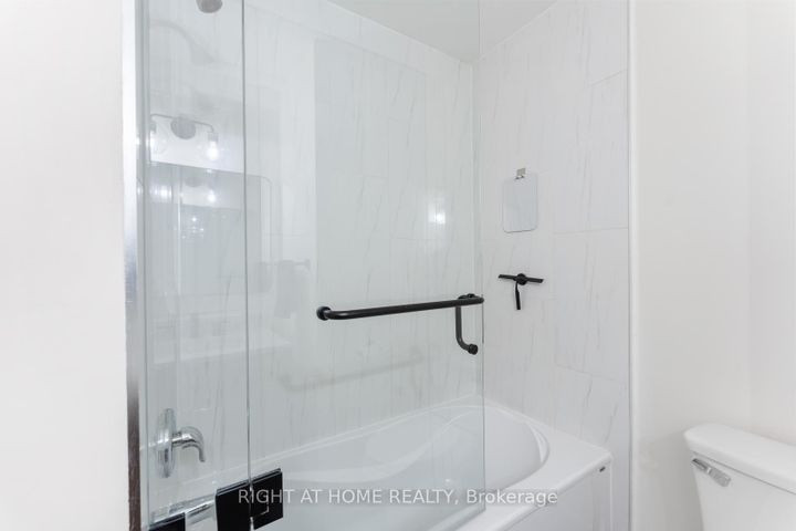 Photo 29 at 394 BAVERSTOCK Crescent, CL Clarke, Milton