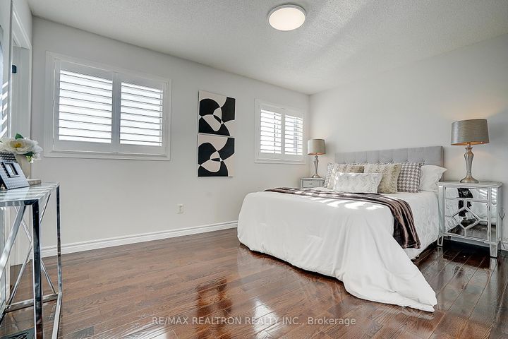 Photo 21 at 2543 Gill Crescent, RO River Oaks, Oakville