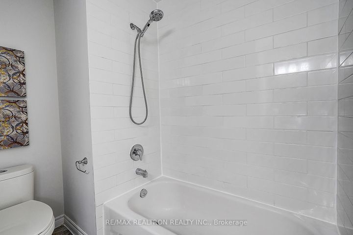 Photo 32 at 2543 Gill Crescent, RO River Oaks, Oakville