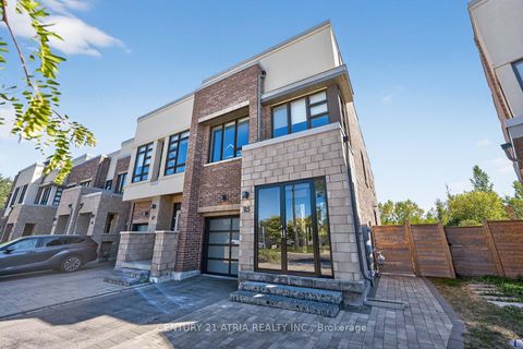 Photo 1 at 115 Dariole Drive, Rural Richmond Hill, Richmond Hill