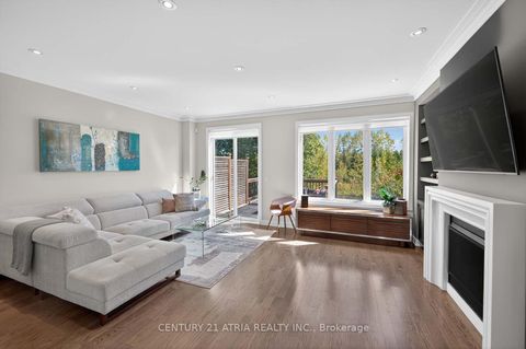 Photo 10 at 115 Dariole Drive, Rural Richmond Hill, Richmond Hill