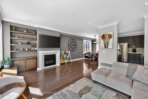 Photo 13 at 115 Dariole Drive, Rural Richmond Hill, Richmond Hill