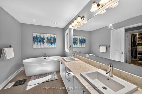 Photo 26 at 115 Dariole Drive, Rural Richmond Hill, Richmond Hill