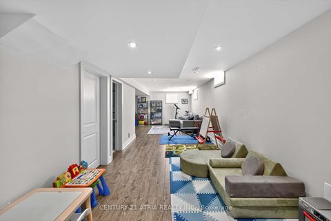 Photo 33 at 115 Dariole Drive, Rural Richmond Hill, Richmond Hill