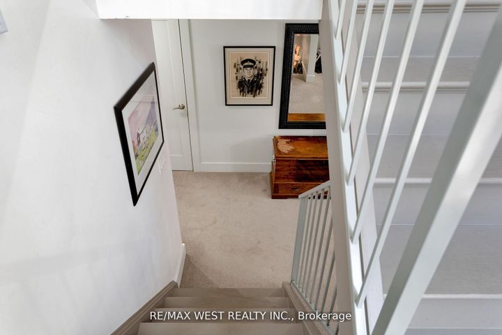 Photo 37 at 10 Vanellan Court, Queensway, Toronto