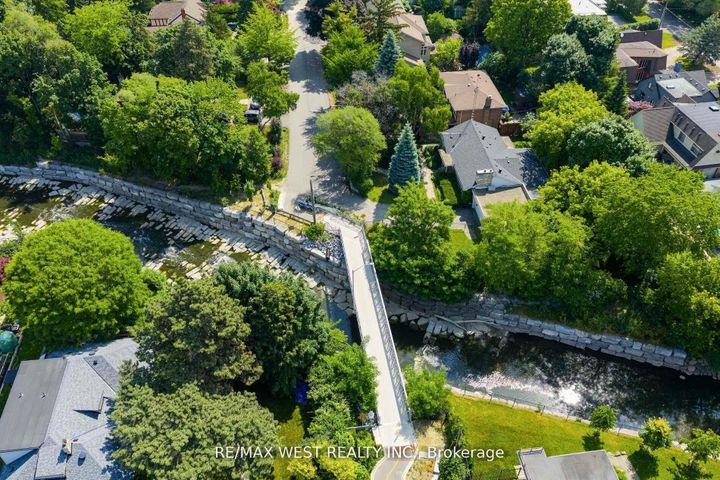 Photo 45 at 10 Vanellan Court, Queensway, Toronto