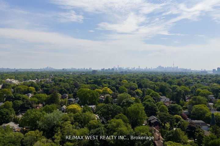 Photo 47 at 10 Vanellan Court, Queensway, Toronto