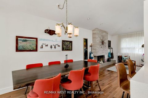 Photo 9 at 10 Vanellan Court, Queensway, Toronto